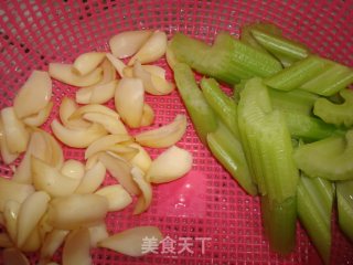 圣女果西芹百合的做法步骤：4
