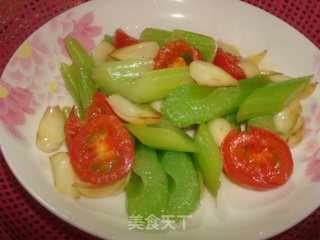 圣女果西芹百合的做法步骤：8