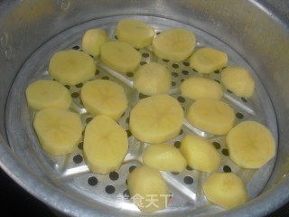 土豆小锅盔的做法步骤：1