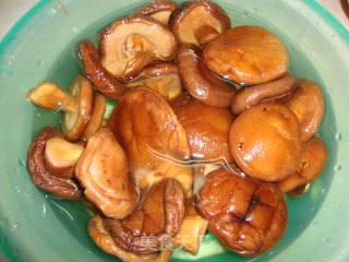 【香菇黄酒焖滑鸡】-----滑嫩嫩的鸡块的做法步骤：4