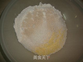 【玉米面窝窝头】----给餐桌添加一道粗粮食品的做法步骤：1