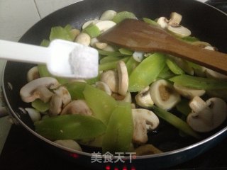 小炒莴笋的做法步骤：7