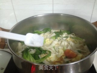 西红柿青菜鸡汤面的做法步骤：7