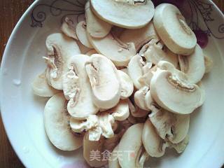 自制蘑菇肉酱意大利面的做法步骤：4
