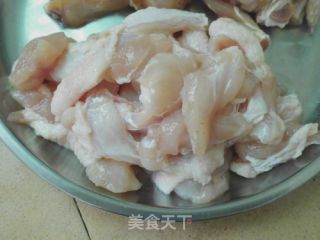 西芹炒鸡肉的做法步骤：3