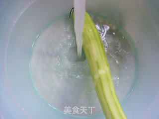 咸菜里脊肉炒夜开花的做法步骤：2