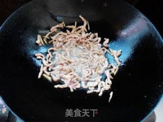 手撕茶树菇炒肉的做法步骤：4
