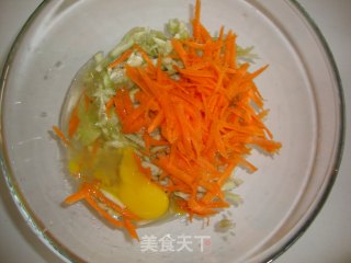 丝瓜胡萝卜饼的做法步骤：4