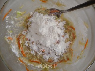 丝瓜胡萝卜饼的做法步骤：6