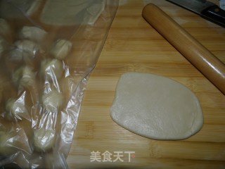蛋黄酥的做法步骤：4