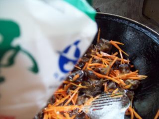 胡萝卜·木耳肉丝的做法步骤：10