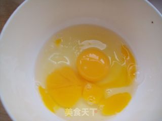 秋葵炒鸡蛋的做法步骤：2