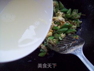 秋葵炒鸡蛋的做法步骤：11