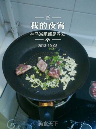 排骨萝卜汤的做法步骤：5