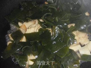 豆皮海带汤的做法步骤：4