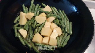 豆角土豆炖肉的做法步骤：6