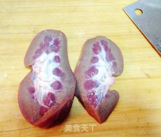 【酱爆腰花】---第一次做腰花的做法步骤：2