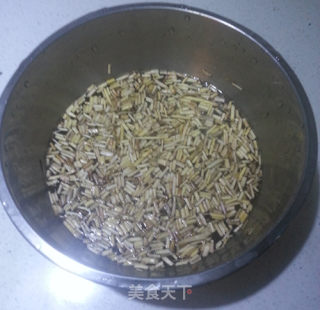 白茅根甘蔗水的做法步骤：3