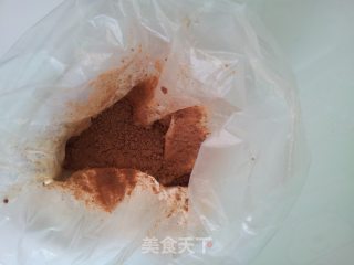 千叶纹巧克力肉松蛋卷的做法步骤：4