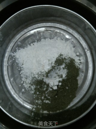 抹茶奶油蛋糕卷的做法步骤：6