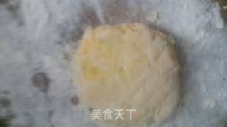 脆皮葱花饼的做法步骤：1