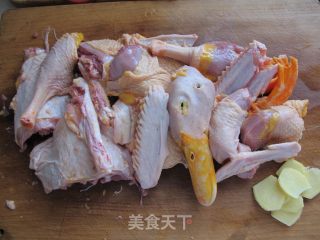 进补时间到——虫草老鸭煲的做法步骤：2