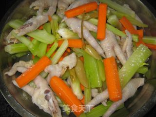 简单几步做出好吃的泡椒凤爪的做法步骤：5