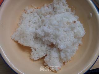 香菇蛋炒饭的做法步骤：1