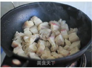 家宴必备豪华版红烧肉——海参红烧肉的做法步骤：4