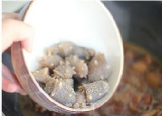 家宴必备豪华版红烧肉——海参红烧肉的做法步骤：7