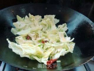 番茄炒手撕包菜的做法步骤：4