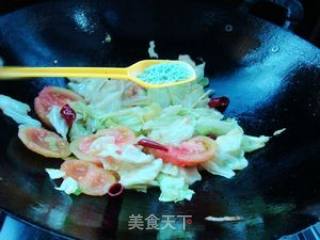 番茄炒手撕包菜的做法步骤：6