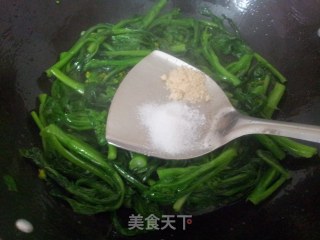 清炒菜心的做法步骤：3