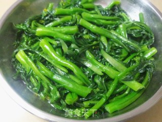 清炒菜心的做法步骤：4