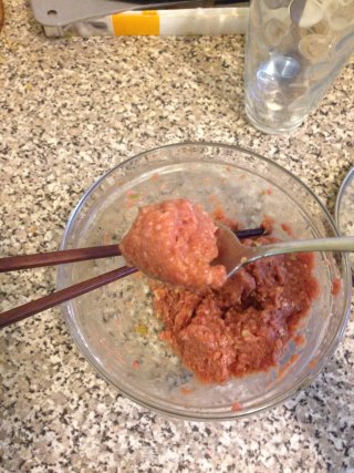 如何做出超赞牛肉丸~的做法步骤：4