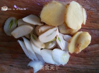 剁椒鲫鱼的做法步骤：4