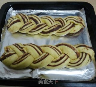 奶酪豆沙辫子面包的做法步骤：8