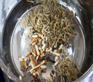 金银花红枣茶的做法步骤：2