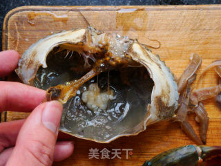 ＜鲁菜＞酱炒青蟹的做法步骤：4