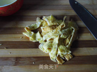 天冷了剩饭怎么吃？—————【 老重庆三鲜烫饭】的做法步骤：4