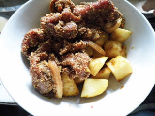 好粉才有好肉———————【 农家粉蒸肉】的做法步骤：6