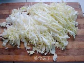 蚝油包菜粉丝的做法步骤：2