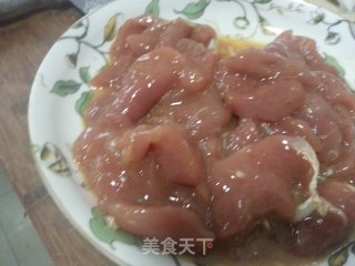 菠萝古老肉 咕噜肉 酸甜美味的做法步骤：1