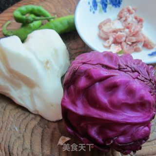凉薯紫甘蓝炒肉的做法步骤：1