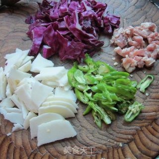 凉薯紫甘蓝炒肉的做法步骤：2