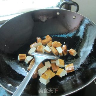 紫包菜炒卤豆腐的做法步骤：2