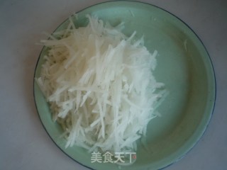 虾仁粉丝萝卜汤的做法步骤：2