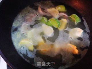 【彩色水饺】----色彩斑斓家宴宠儿的做法步骤：11