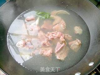 红枣炖乳鸽的做法步骤：4
