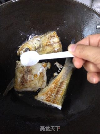 红烧白鲦鱼的做法步骤：7
